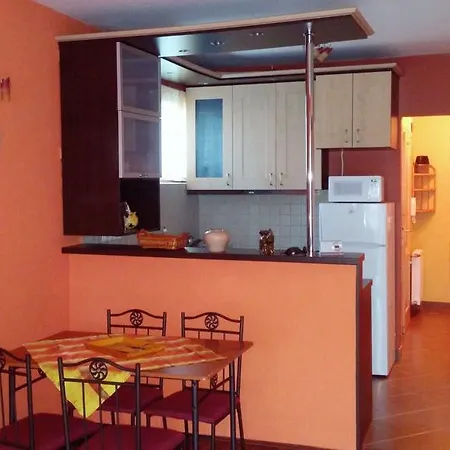 Otthonka Apartman Эгер