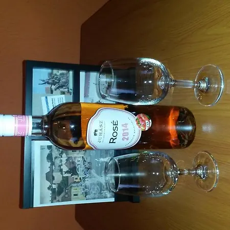 Otthonka Apartman * Эгер